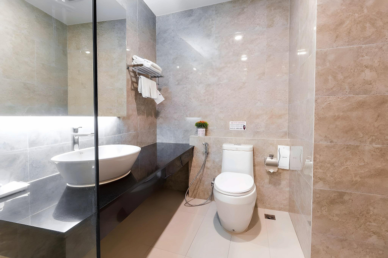 Bathroom 15