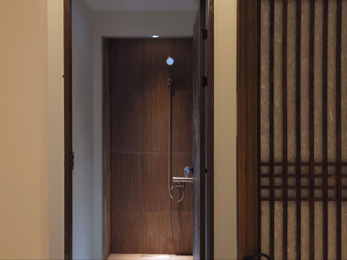 Others 5, 82 Capsule Hotel, Mapo