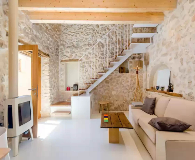 Living room 4, Casa Vella - House With Free Wifi, Baleares