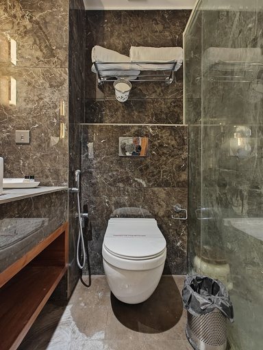 Bathroom 2, The Mirage A Luxury Boutique Hotel, Shimla