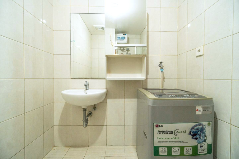 Bathroom, Peaceful Studio in Central Jakarta, SCBD, Thamrin, Central Jakarta
