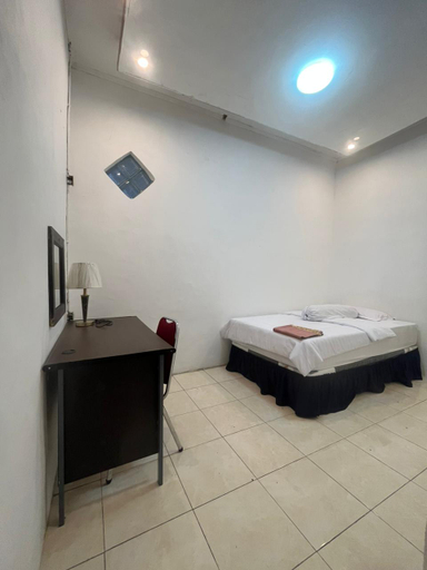 Bedroom 2, Hotel Mahkota 145, Mamuju