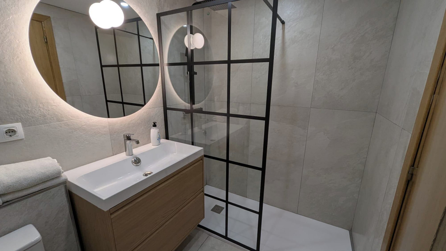 Bathroom 2, Apartment With View to Ibiza old Town, Baleares
