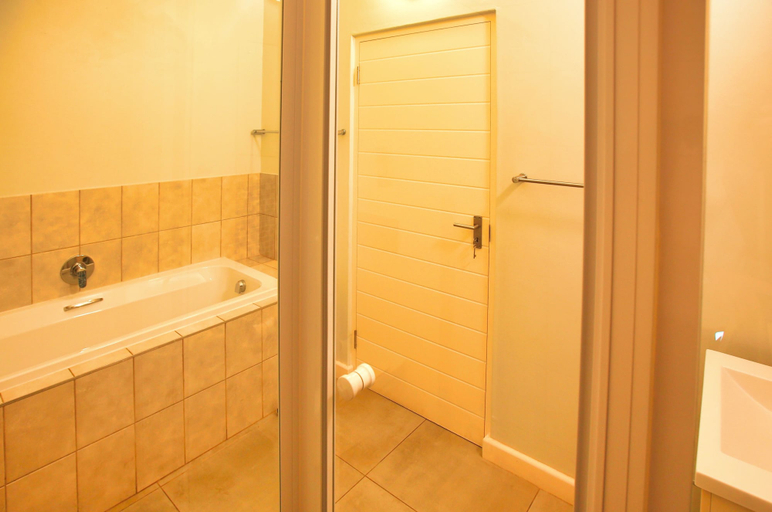 Bathroom 3, 99 Steps, Langebaan 8-sleeper, West Coast