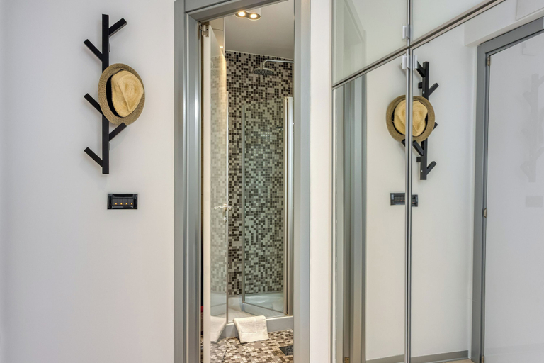 Bathroom 3, Royal City Centar, Pula