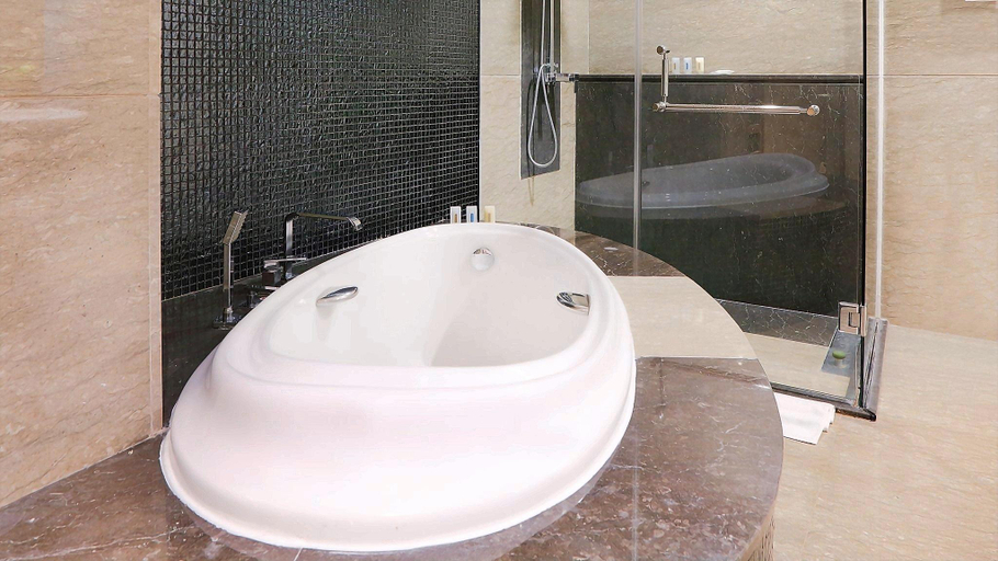Bathroom 17