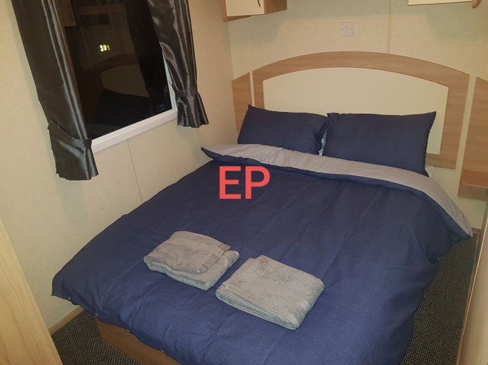 Bedroom 3, Lovely 3-bed Caravan in Towyn, Conwy