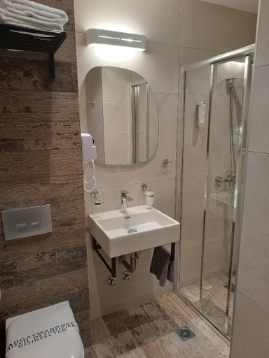 Bathroom 4, Elizabeth Queen Luxury Rooms, Central Macedonia
