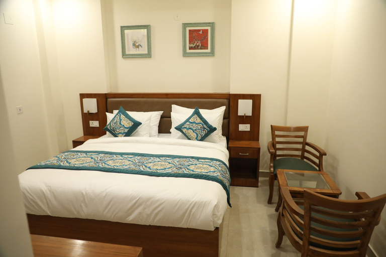 Bedroom 2, Hotel Sandal Tree Express, Gautam Buddha Nagar