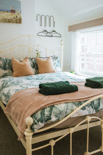 Bedroom 2, The Old Pirates Lookout, Cornwall