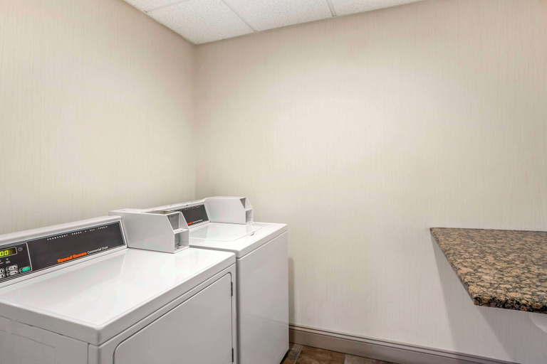 Bathroom 4, Surestay Studio By Best Western Paradise Lancaster County, Lancaster