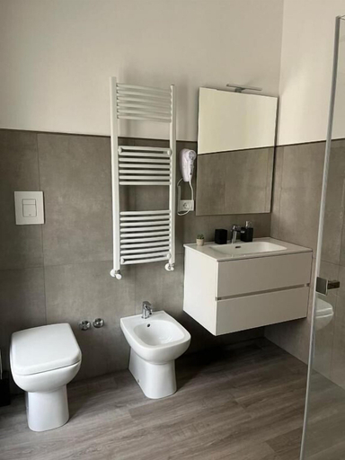 Bathroom 5, Tiburtina Urban Rooms, Rome