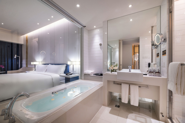 Bathroom 4, Grand Mercure Shanghai Century Park, Shanghai