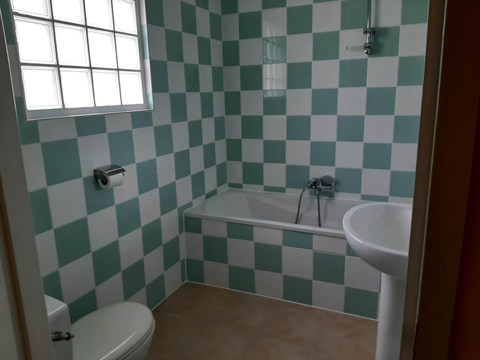 Bathroom 4, Villa in Les Forges With Golf & Pool, Deux-Sèvres