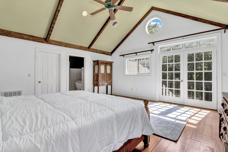 Bedroom 2, Wolf Creek House, Buncombe