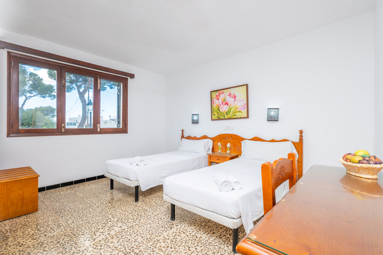 Bedroom 2, Hostal la Ceiba, Baleares