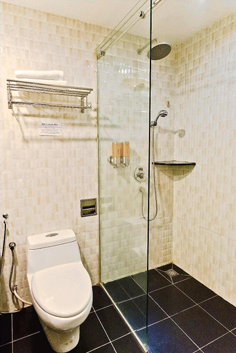 Bathroom 20