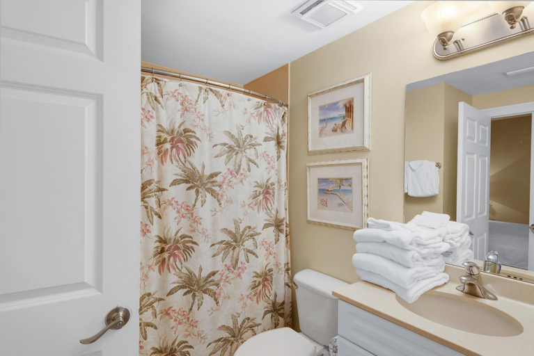 Bathroom 3, Boardwalk 805, Bay