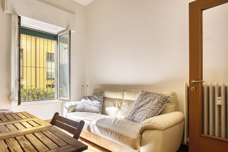Others 3, Adorable flat near centre, Milano