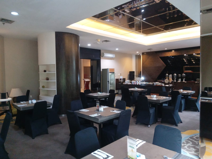 Food & Drinks 5, Nemuru Grand Bellevue Radio Dalam, South Jakarta