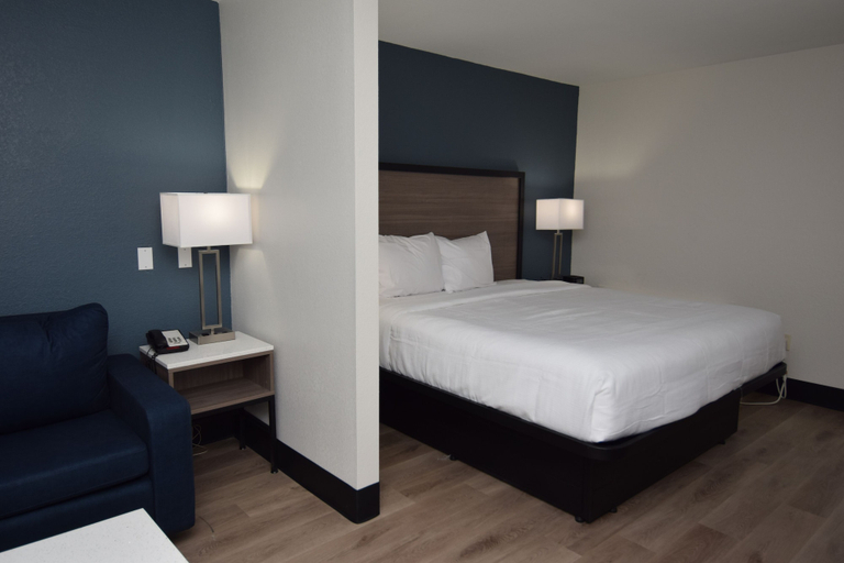Bedroom 3, Baymont by Wyndham Batavia - Darien Lake, Genesee