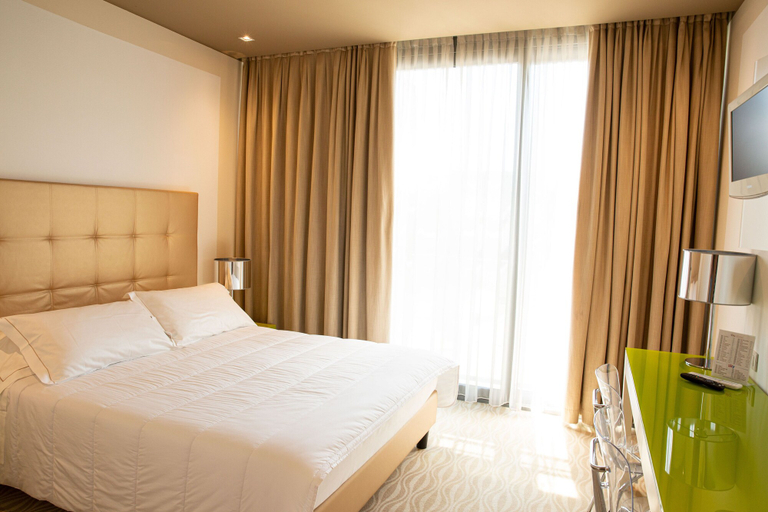 Bedroom 2, One Hotel & Restaurant, Bergamo