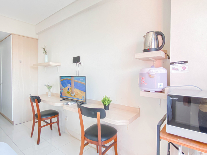 Others 4, Simple Studio (No Kitchen) near President University at Elvis Tower Apartment By Travelio, Cikarang