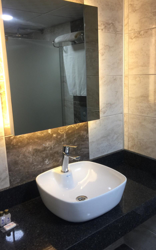 Bathroom 3, hotel grand kayalar, Antalya