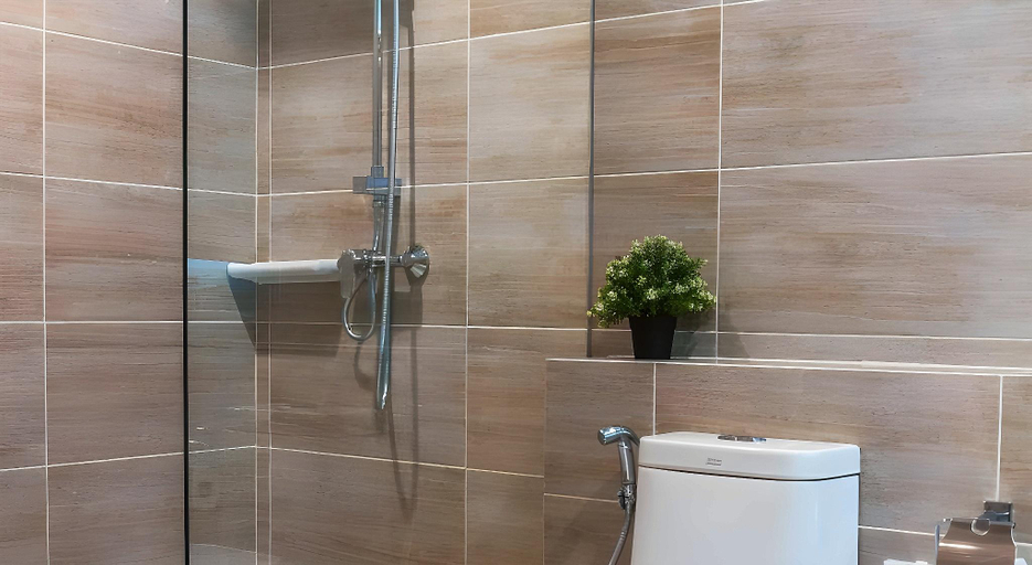 Bathroom 28
