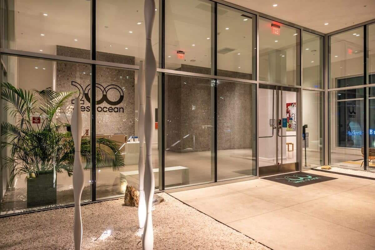 Exterior & Views 2, @ Marbella Lane - Aesthetic 2BR W/ocean Views, Los Angeles