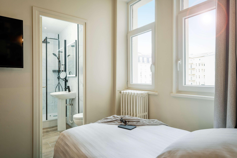 Bedroom 3, Best Western Metz Centre Gare, Moselle