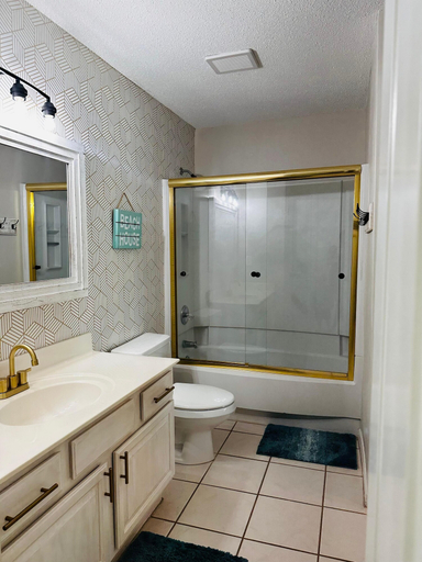 Bathroom 3, Choose Memories Seacove 10H, Walton