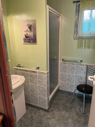 Bathroom 5, Hameau des laurières, Dordogne