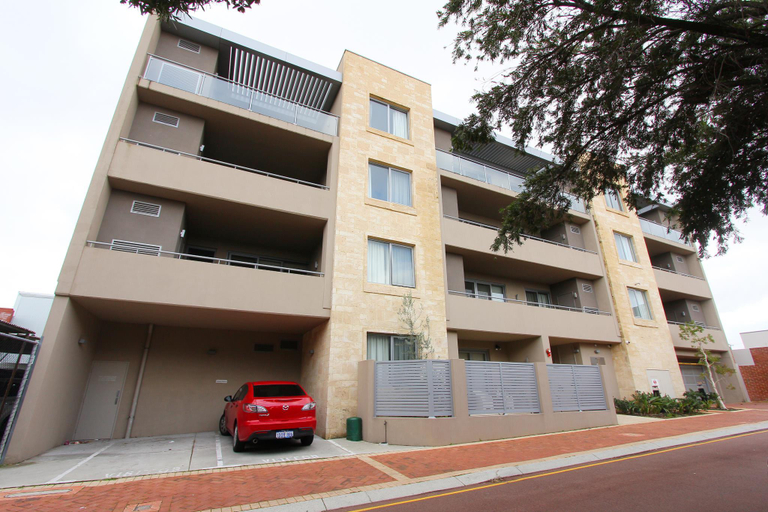 Exterior & Views 2, Zappeion Apartments, Perth