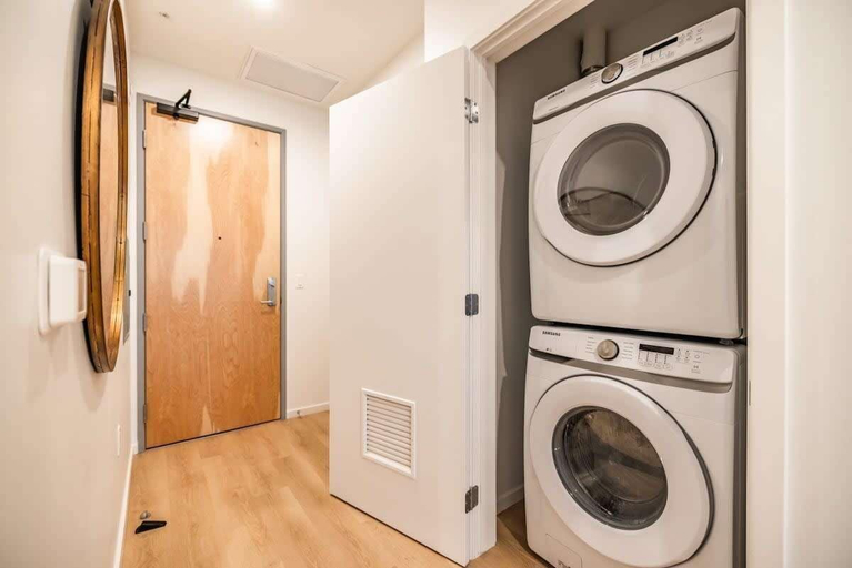 Bathroom, @ Marbella Lane - Luxury Beachside 2BR, Los Angeles