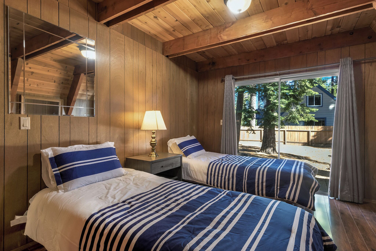 Bedroom 3, The Virginian, Placer