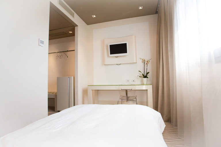 Bedroom 2, One Hotel & Restaurant, Bergamo