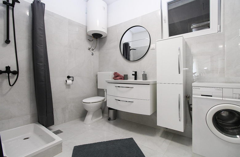 Bathroom 3, Apartment 1365, Pula