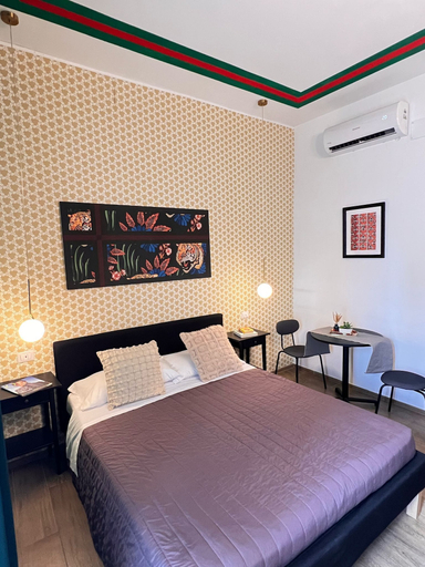 Bedroom 4, The B Place Cola Guesthouse, Rome