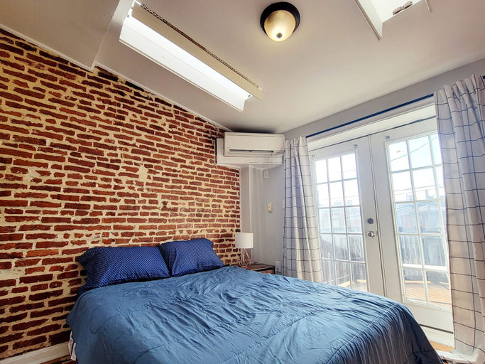Bedroom 3, 1-BD Home near Stadiums Free Parking, Baltimore