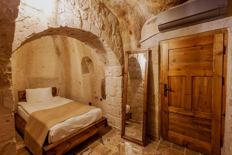Bedroom 5, Noah's Ark Cave Hotel, Nevşehir