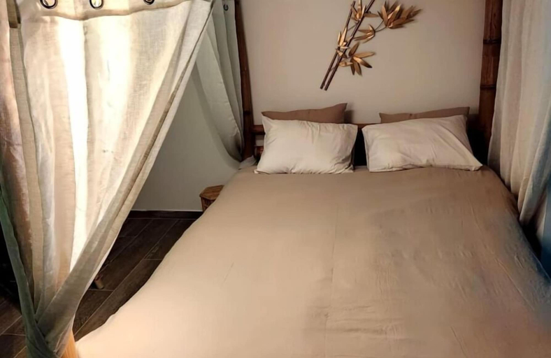 Bedroom 2, l'Everest Rooms, Bouches-du-Rhône