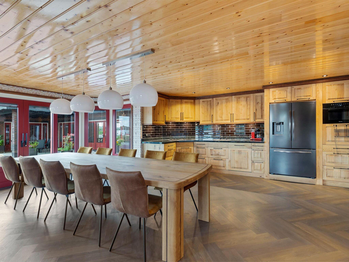 Food & Drinks 4, Forest House in Friesland with Sauna, Tytsjerksteradiel