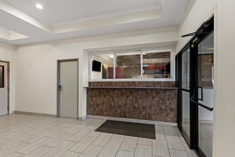 Public Area, Red Lion Inn & Suites Caseyville, Saint Clair