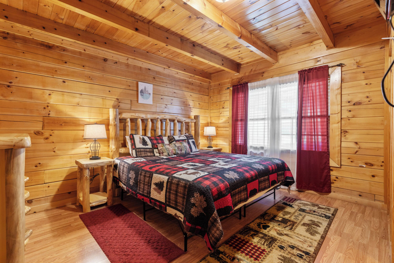 Bedroom 2, Serene Creek Cabin, Sevier