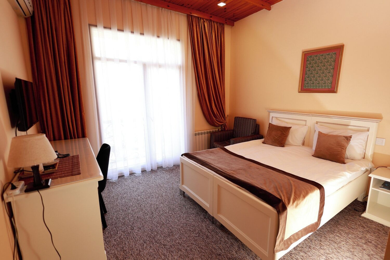 Bedroom 3, East Legend, Baku