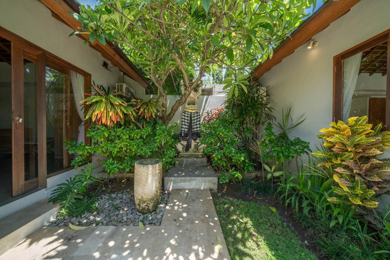 Exterior & Views 2, Villa Teman: Luxury 4BR Villa in Central Seminyak, Badung
