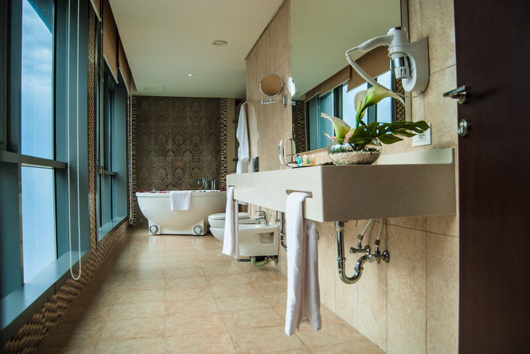 Bathroom, Elite Hotel By Beverly, Beirut