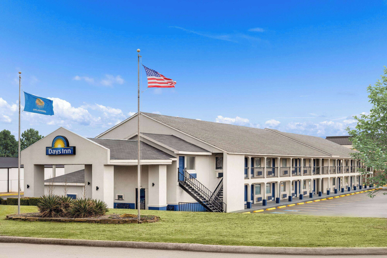 Exterior & Views 2, Days Inn by Wyndham Ardmore, Carter