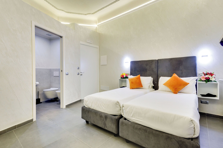 Bedroom 2, Vatican Jubilee, Rome